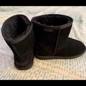 Minnetonka Black Faux Fur Lined Leather Boots Winter *Like New*